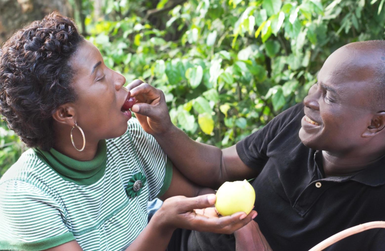Alltägliche Familienszene während eines strukturierten Gesprächs